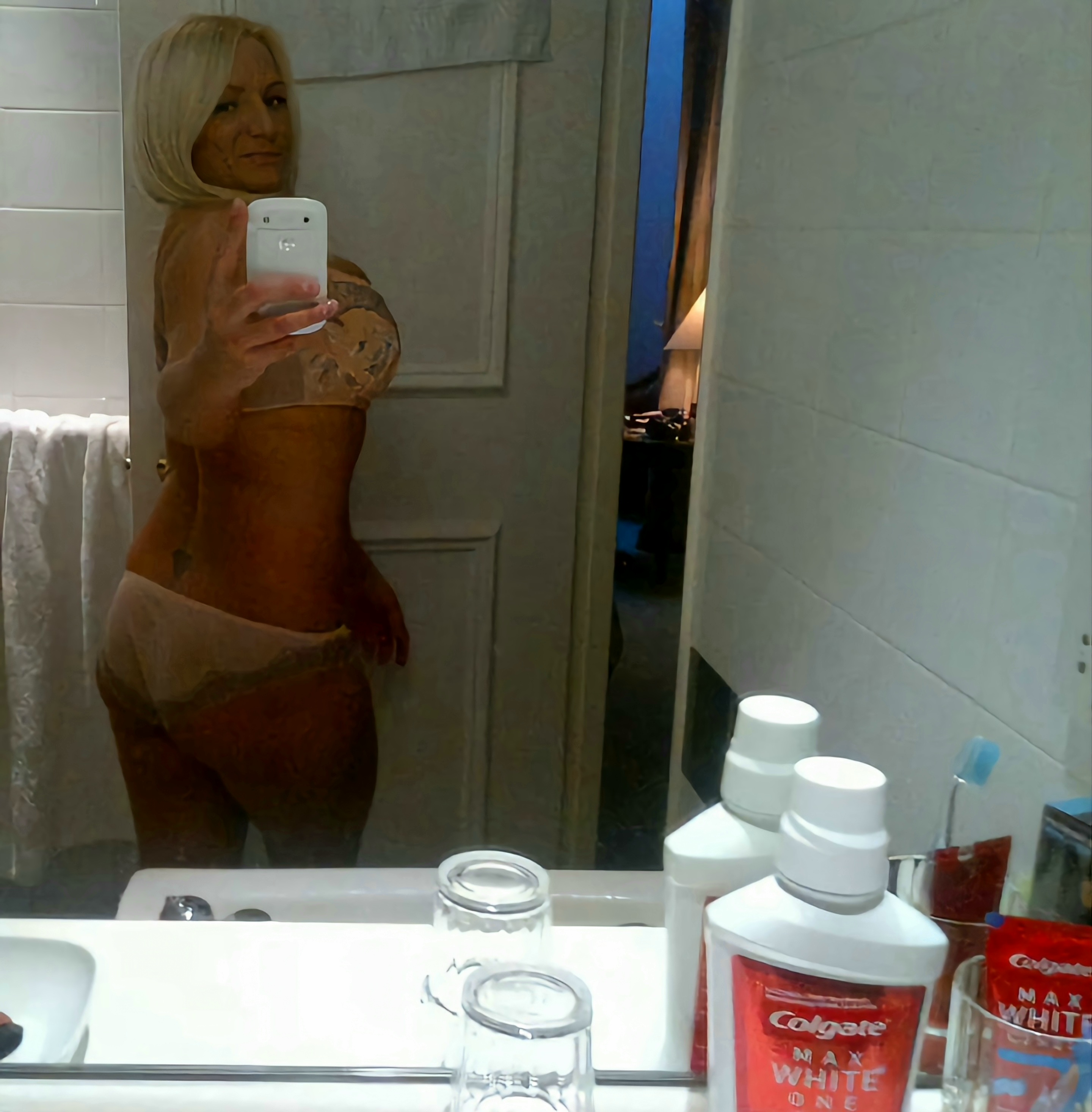 Sophia25PRIVATE0 Tall,Blonde,46-50kg,Eurasian,Transsexuals